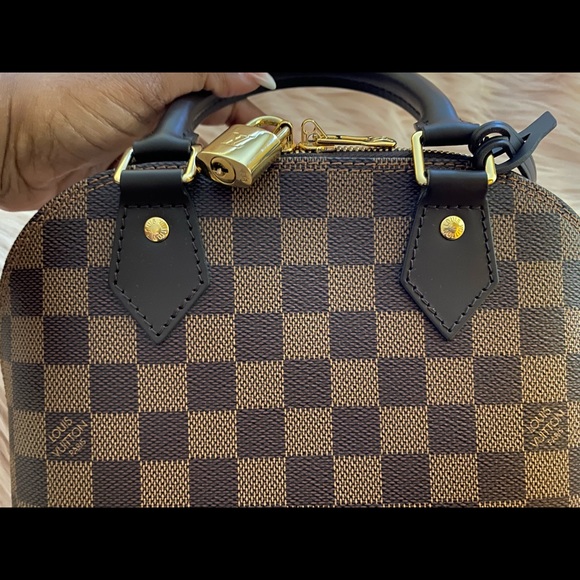 Louis Vuitton Alma BB - Picture 4 of 12